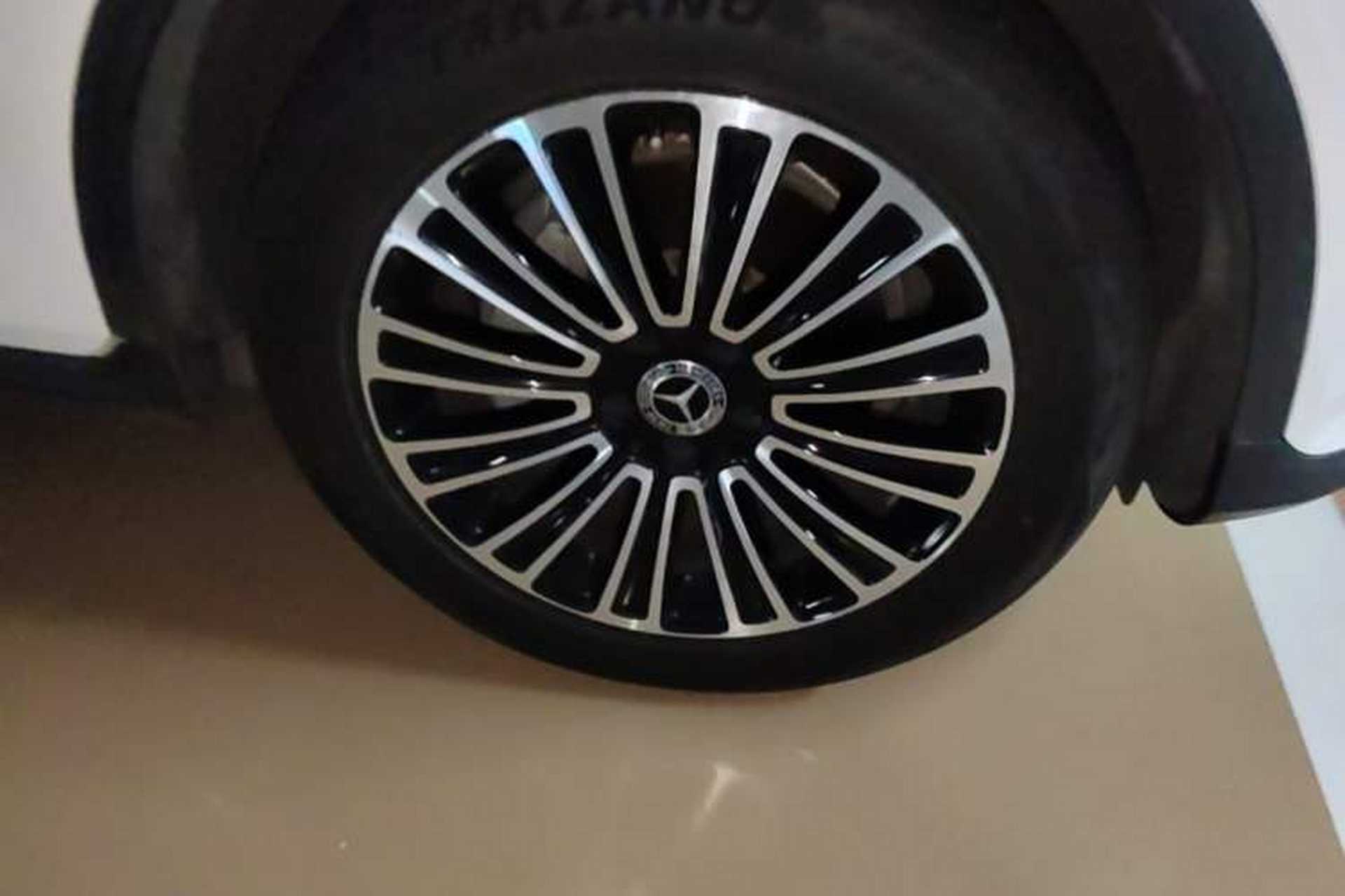 Used Mercedes-Benz GLC 2019 GLC 200 L 4MATIC Right Front Wheel Hub