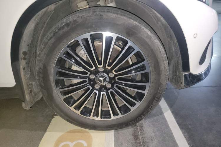 Used Mercedes-Benz GLC 2019 GLC 200 L 4MATIC Right Front Wheel Hub