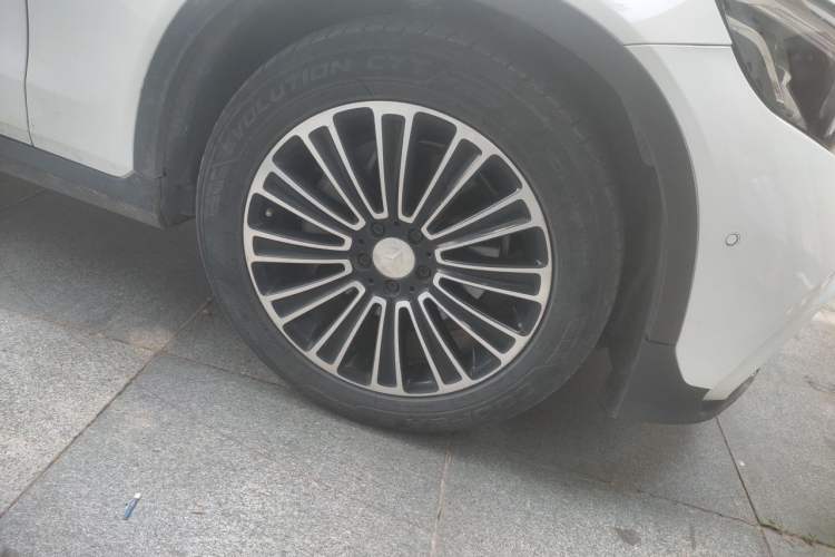 Used Mercedes-Benz GLC 2019 GLC 200 L 4MATIC Right Front Wheel Hub