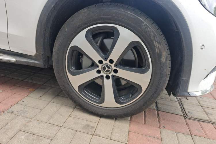Used Mercedes-Benz GLC 2019 GLC 260 L 4MATIC Luxury Model Right Front Wheel Hub