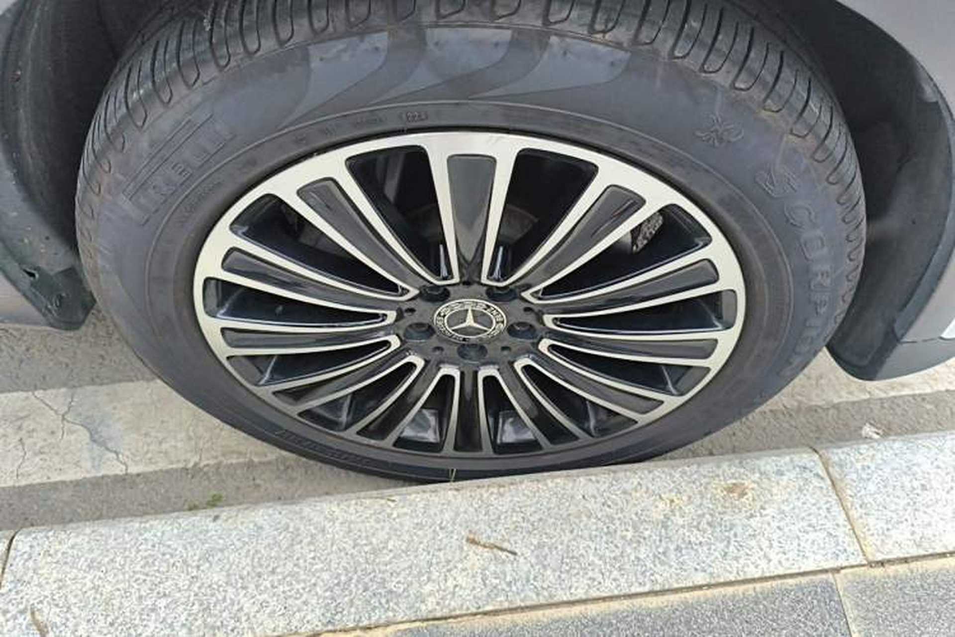 Used Mercedes-Benz GLC 2019 GLC 200 L 4MATIC Right Front Wheel Hub
