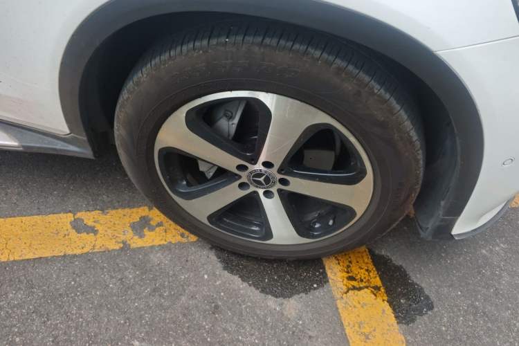 Used Mercedes-Benz GLC 2019 Facelift GLC 260 L 4MATIC Luxury Model Right Front Wheel Hub