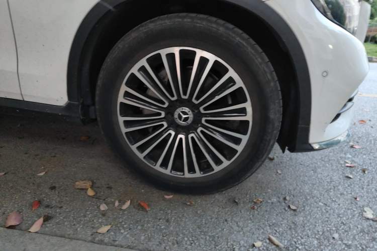 Used Mercedes-Benz GLC 2019 GLC 260 L 4MATIC Dynamic Model Right Front Wheel Hub