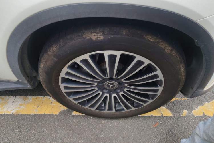 Used Mercedes-Benz GLC 2019 GLC 200 L 4MATIC Right Front Wheel Hub