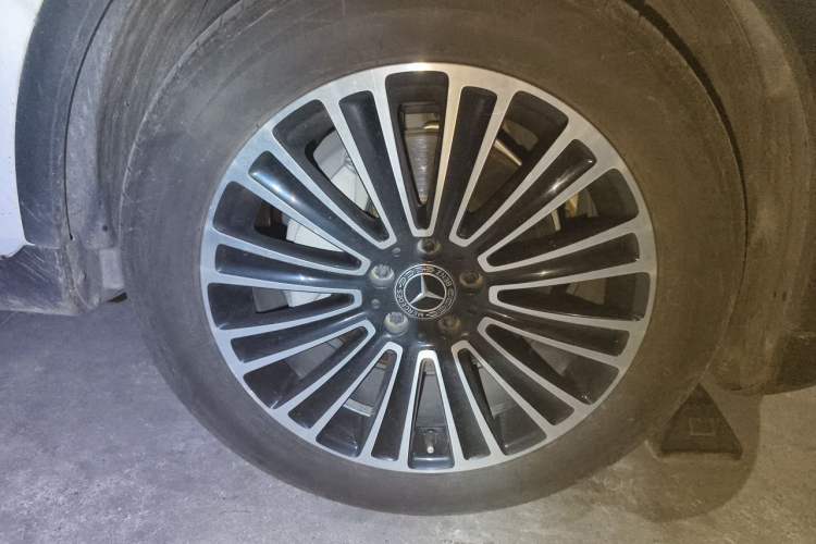 Used Mercedes-Benz GLC 2019 GLC 200 L 4MATIC Right Front Wheel Hub