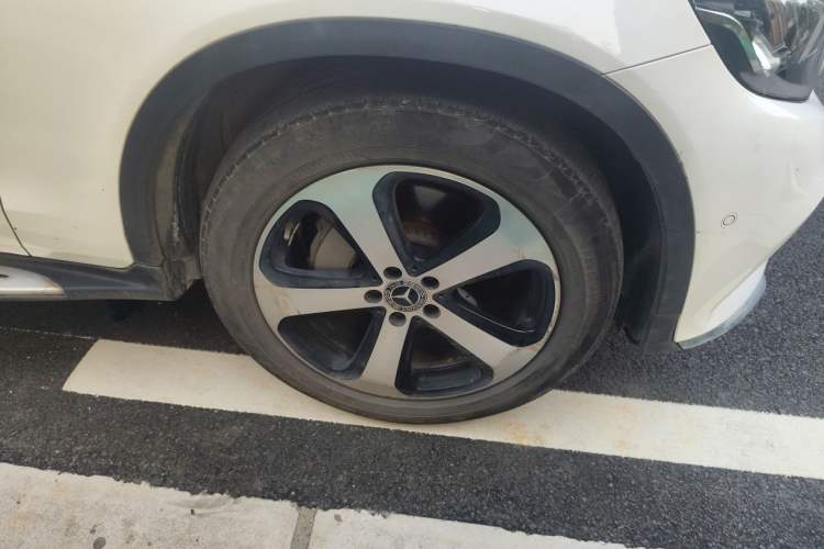 Used Mercedes-Benz GLC 2019 Facelift GLC 260 L 4MATIC Luxury Model Right Front Wheel Hub