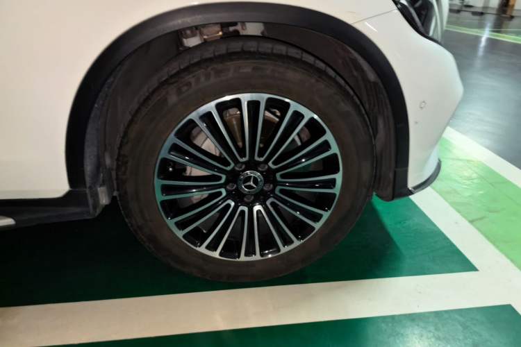 Used Mercedes-Benz GLC 2019 GLC 260 L 4MATIC Dynamic Model Right Front Wheel Hub
