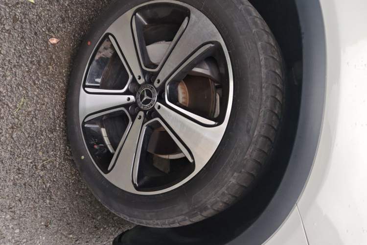 Used Mercedes-Benz GLC 2019 GLC 300 L 4MATIC Dynamic Model Right Front Wheel Hub
