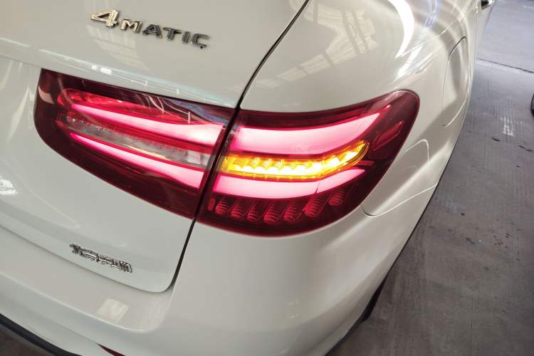 Used Mercedes-Benz GLC 2019 GLC 260 L 4MATIC Luxury Model Right Rear Taillight