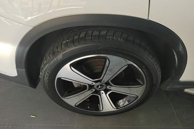 Used Mercedes-Benz GLC 2019 GLC 300 L 4MATIC Dynamic Model Right Rear Wheel Hub