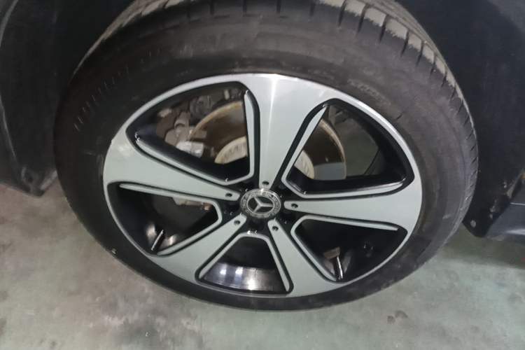 Used Mercedes-Benz GLC 2019 GLC 300 L 4MATIC Dynamic Model Right Rear Wheel Hub