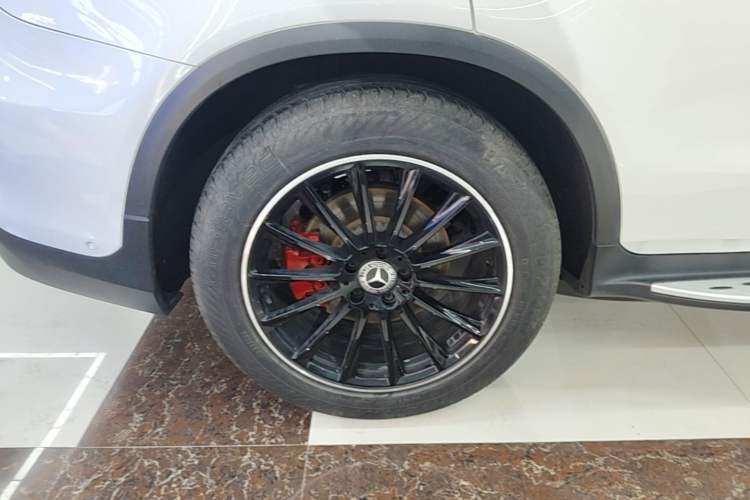 Used Mercedes-Benz GLC 2019 GLC 260 L 4MATIC Luxury Model Right Rear Wheel Hub