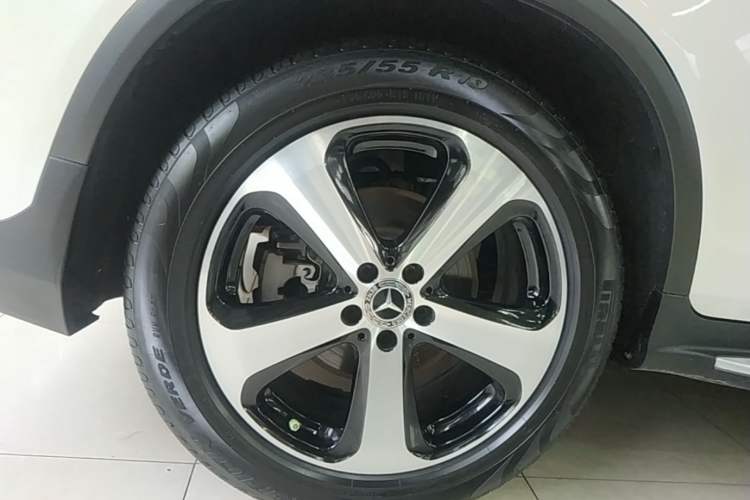 Used Mercedes-Benz GLC 2019 Facelift GLC 260 L 4MATIC Luxury Model Right Rear Wheel Hub