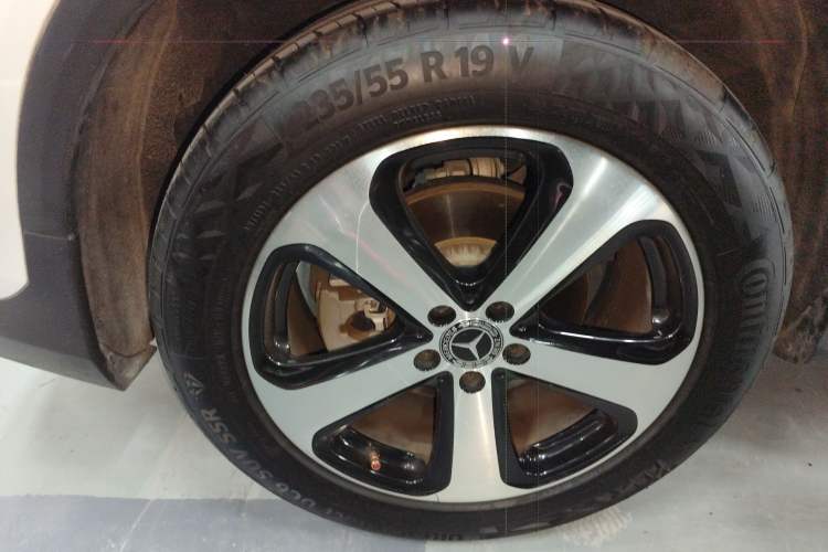Used Mercedes-Benz GLC 2019 Facelift GLC 260 L 4MATIC Luxury Model Right Rear Wheel Hub