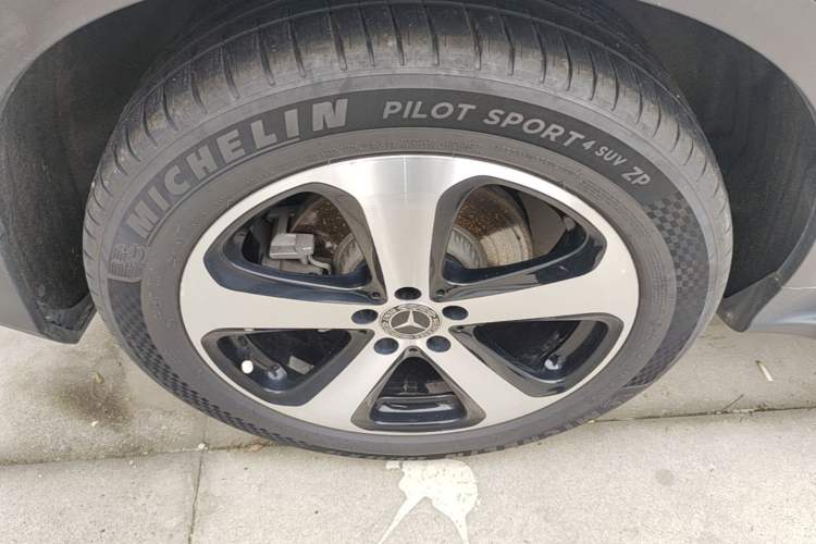 Used Mercedes-Benz GLC 2019 Facelift GLC 260 L 4MATIC Luxury Model Right Rear Wheel Hub