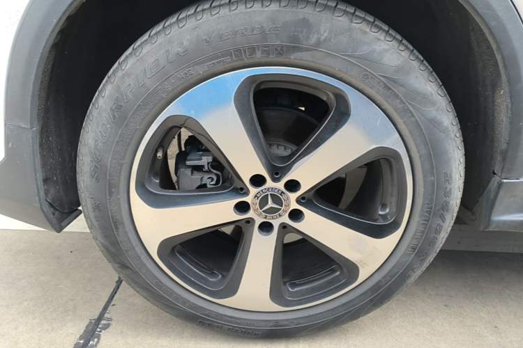 Used Mercedes-Benz GLC 2019 Facelift GLC 260 L 4MATIC Luxury Model Right Rear Wheel Hub