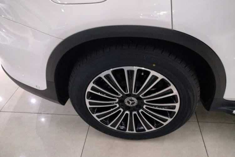 Used Mercedes-Benz GLC 2019 GLC 260 L 4MATIC Dynamic Model Right Rear Wheel Hub