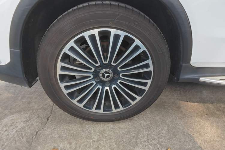 Used Mercedes-Benz GLC 2019 GLC 260 L 4MATIC Dynamic Model Right Rear Wheel Hub