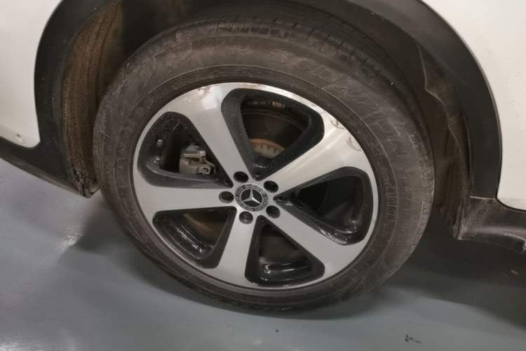Used Mercedes-Benz GLC 2019 GLC 260 L 4MATIC Luxury Model Right Rear Wheel Hub