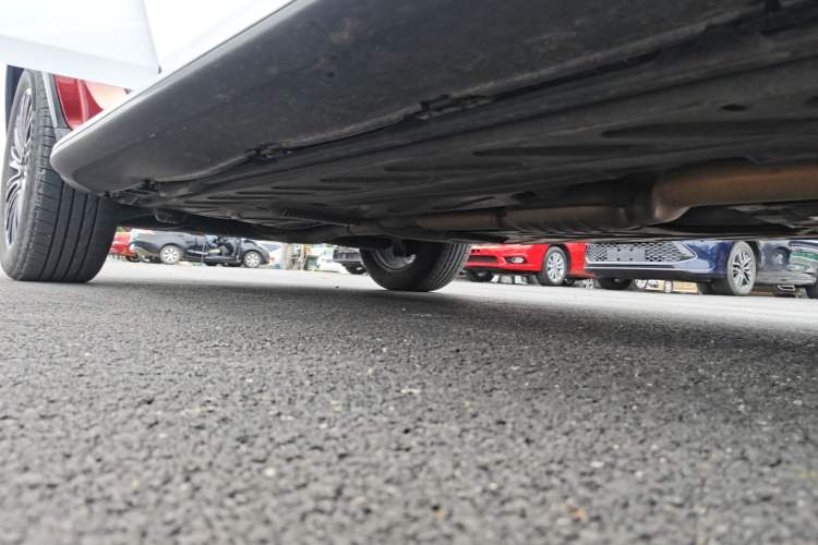 Used Mercedes-Benz GLC 2019 GLC 260 L 4MATIC Dynamic Model Right Side Sill