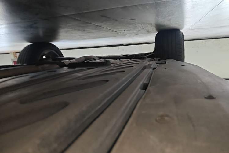 Used Mercedes-Benz GLC 2019 GLC 260 L 4MATIC Dynamic Model Right Side Sill