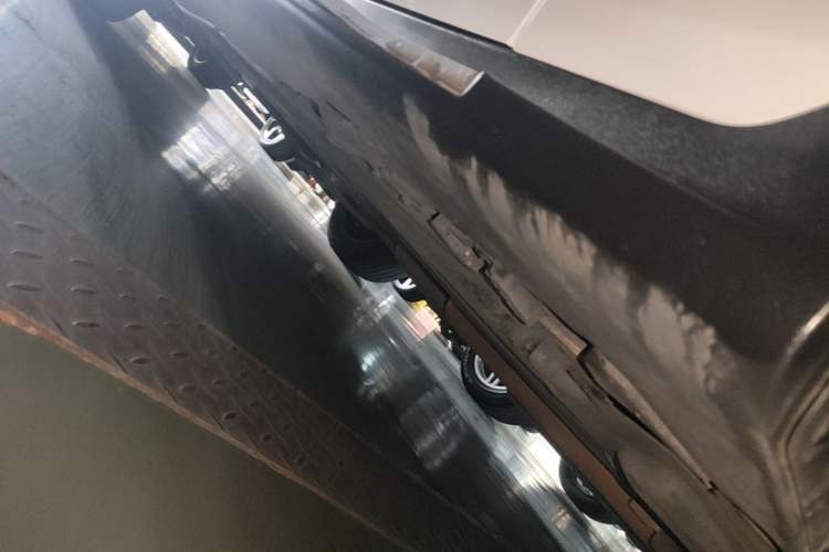 Used Mercedes-Benz GLC 2019 GLC 200 L 4MATIC Right Side Sill