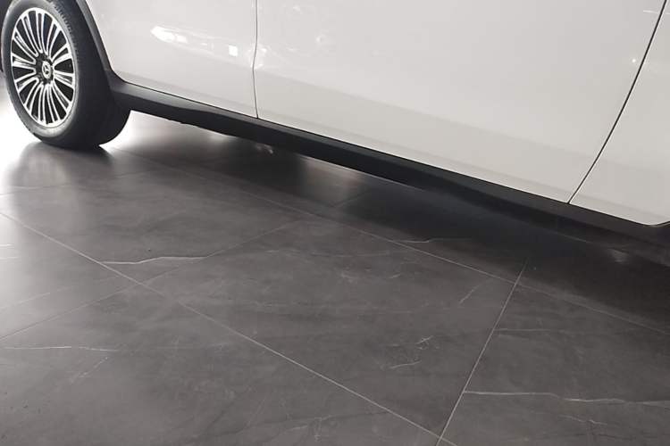 Used Mercedes-Benz GLC 2019 GLC 260 L 4MATIC Dynamic Model Right Side Sill