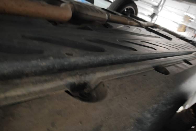 Used Mercedes-Benz GLC 2019 GLC 260 L 4MATIC Dynamic Model Right Side Sill