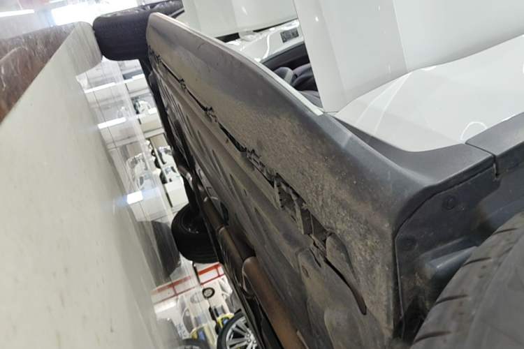 Used Mercedes-Benz GLC 2019 GLC 260 L 4MATIC Luxury Model Right Side Sill