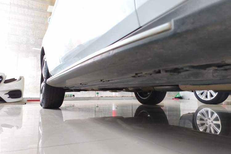 Used Mercedes-Benz GLC 2019 GLC 260 4MATIC Luxury Model Right Side Sill