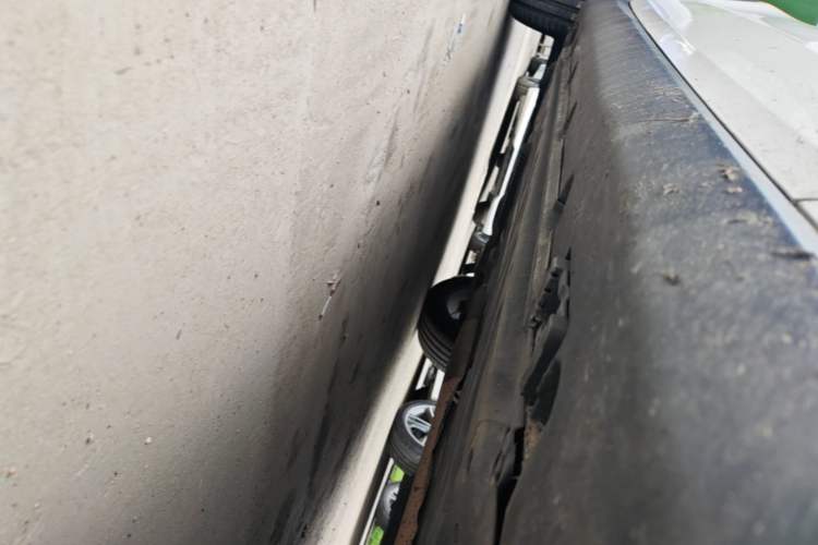 Used Mercedes-Benz GLC 2019 GLC 260 L 4MATIC Dynamic Model Right Side Sill
