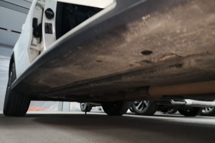 Used Mercedes-Benz GLC 2019 GLC 260 L 4MATIC Dynamic Model Right Side Sill