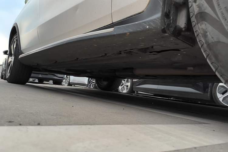 Used Mercedes-Benz GLC 2019 Facelift GLC 260 L 4MATIC Luxury Model Right Side Sill