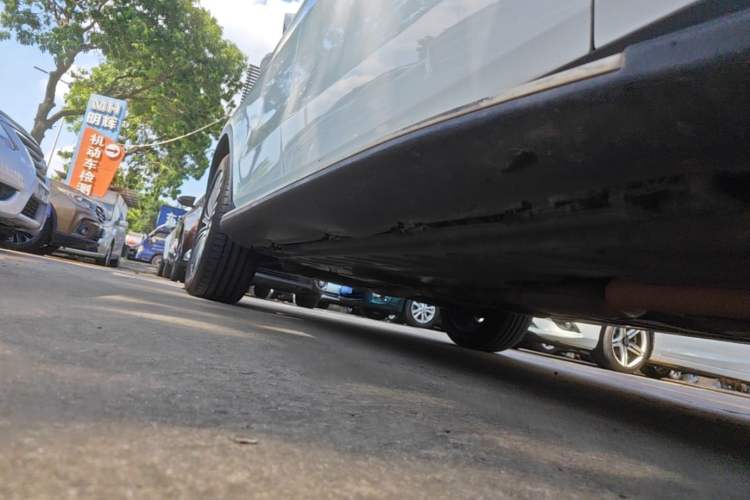 Used Mercedes-Benz GLC 2019 GLC 260 L 4MATIC Dynamic Model Right Side Sill