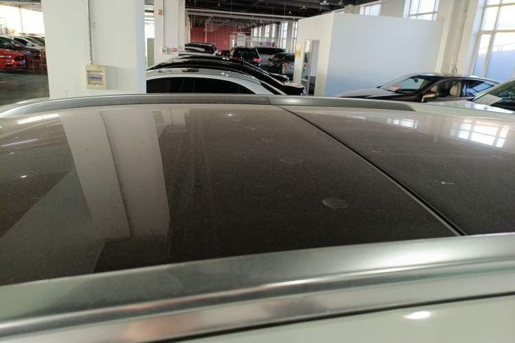 Used Mercedes-Benz GLC 2019 GLC 260 L 4MATIC Dynamic Model Roof