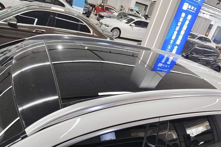 Used Mercedes-Benz GLC 2019 GLC 260 L 4MATIC Luxury Model Roof