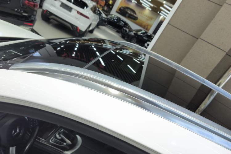 Used Mercedes-Benz GLC 2019 GLC 260 L 4MATIC Dynamic Model Roof