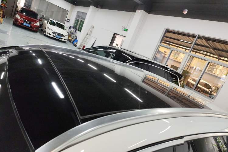 Used Mercedes-Benz GLC 2019 Facelift GLC 260 L 4MATIC Luxury Model Roof