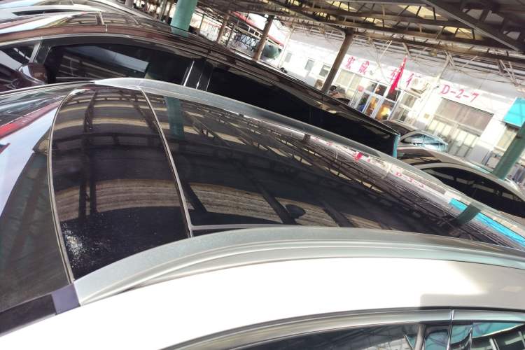 Used Mercedes-Benz GLC 2019 GLC 260 L 4MATIC Luxury Model Roof