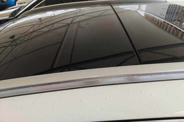 Used Mercedes-Benz GLC 2019 Facelift GLC 260 L 4MATIC Luxury Model Roof