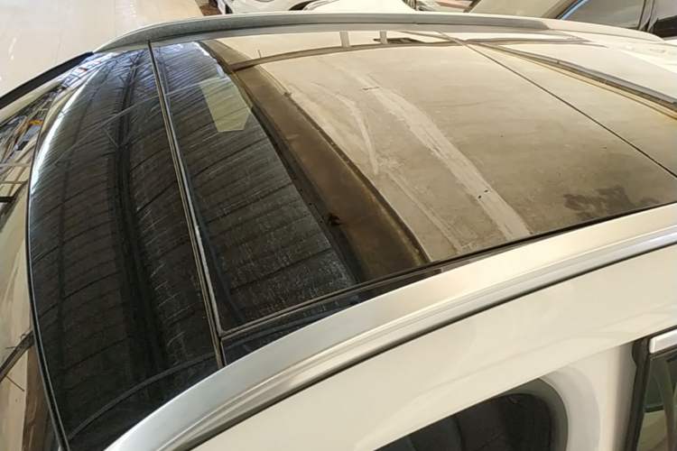 Used Mercedes-Benz GLC 2019 GLC 260 L 4MATIC Dynamic Model Roof