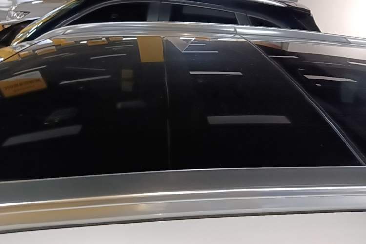 Used Mercedes-Benz GLC 2019 GLC 260 4MATIC Luxury Model Roof