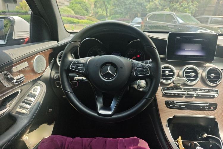 Used Mercedes-Benz GLC 2019 GLC 300 L 4MATIC Dynamic Model Steering Wheel