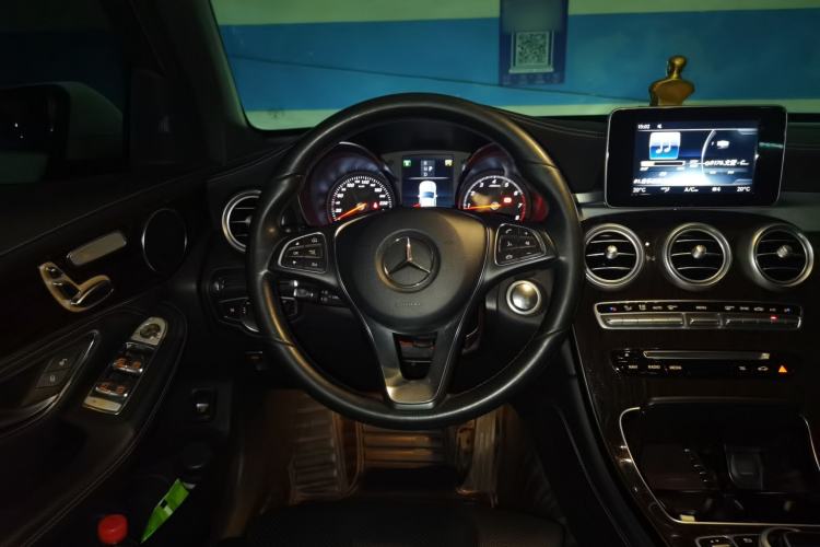 Used Mercedes-Benz GLC 2019 GLC 260 4MATIC Dynamic Edition Steering Wheel