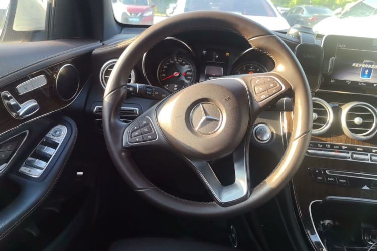 Used Mercedes-Benz GLC 2019 GLC 260 L 4MATIC Dynamic Model Steering Wheel