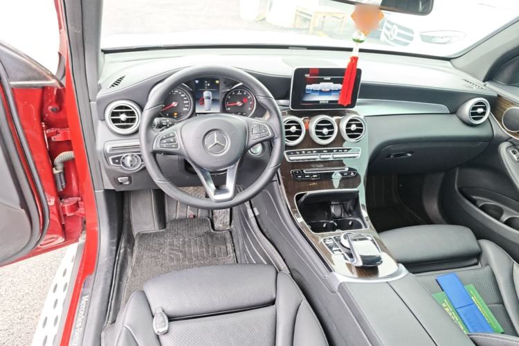 Used Mercedes-Benz GLC 2019 GLC 260 L 4MATIC Dynamic Model Steering Wheel