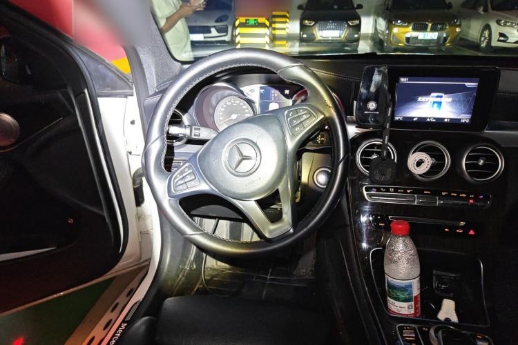 Used Mercedes-Benz GLC 2019 GLC 260 L 4MATIC Dynamic Model Steering Wheel