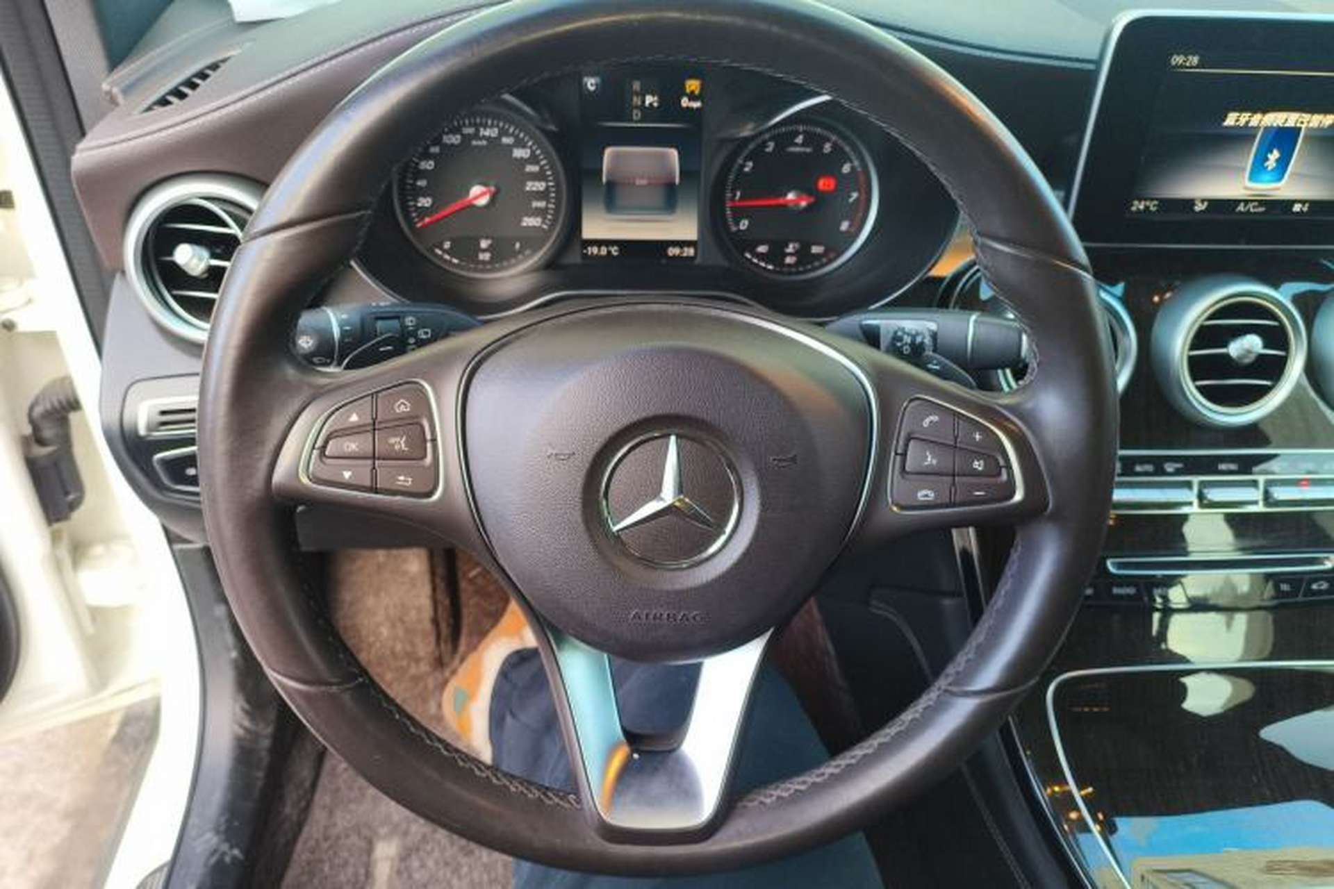 Used Mercedes-Benz GLC 2019 GLC 260 L 4MATIC Dynamic Model Steering Wheel