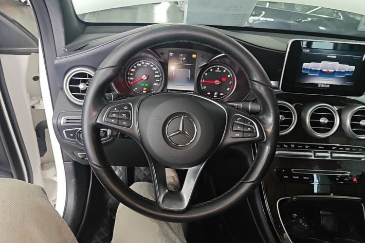 Used Mercedes-Benz GLC 2019 GLC 260 L 4MATIC Dynamic Model Steering Wheel