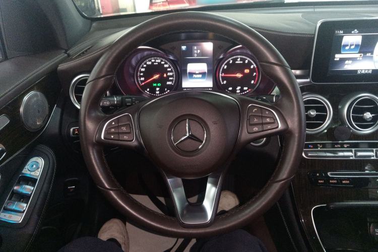 Used Mercedes-Benz GLC 2019 GLC 260 L 4MATIC Luxury Model Steering Wheel